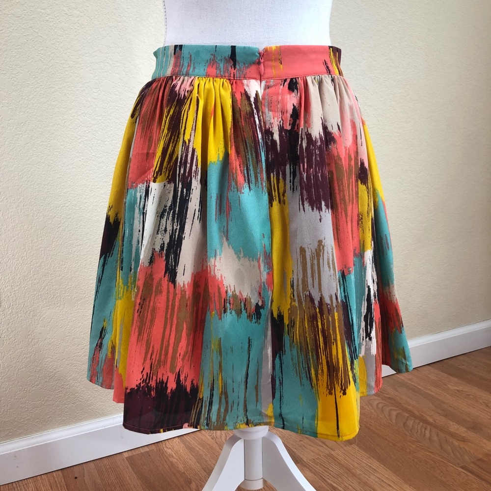 SOLD! 🎉 FOREVER 21 Waterfall Spring Skirt - Picture 2 of 7